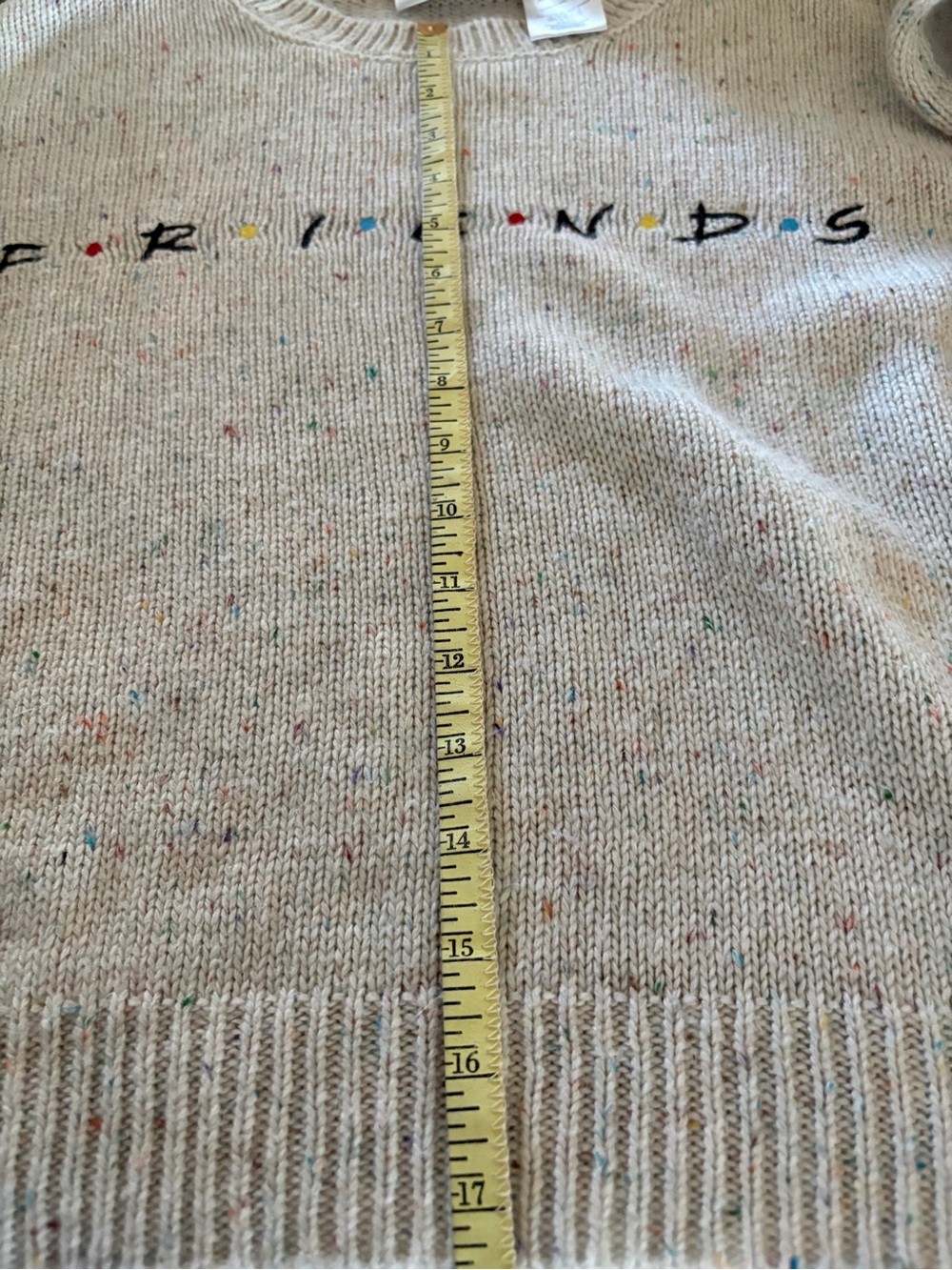 FRIENDS Cream Speckled Logo Crewneck Sweater cropped Fisherman - Picture 4 of 7